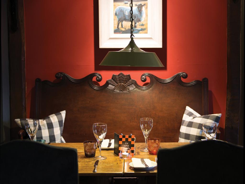 The Red Lion Inn Long Compton Екстер'єр фото