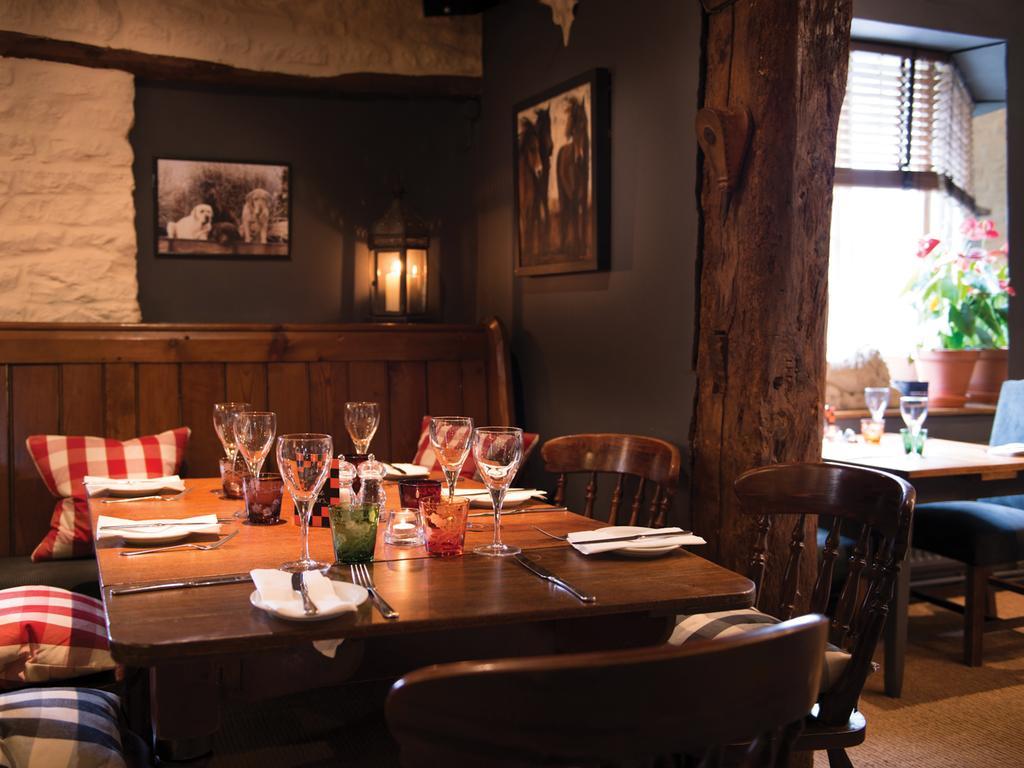 The Red Lion Inn Long Compton Екстер'єр фото
