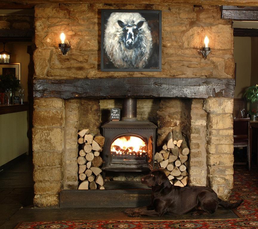The Red Lion Inn Long Compton Екстер'єр фото